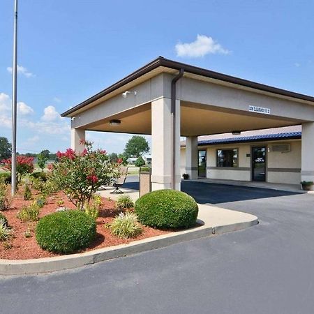スーパー 8 バイ ウインダム マクゲイー McGehee エクステリア 写真